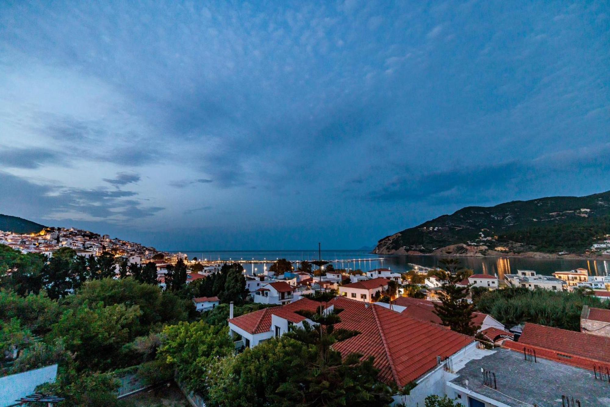 To Nissi Villa Skopelos Town Exterior photo